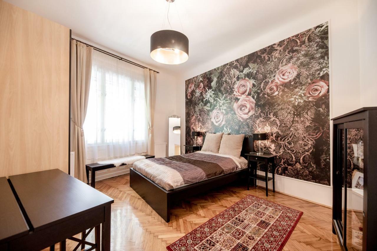 Bpr Gellért Family * Budapest